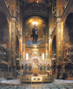 Вид на алтарь. Интерьер Владимирского собора в Киеве